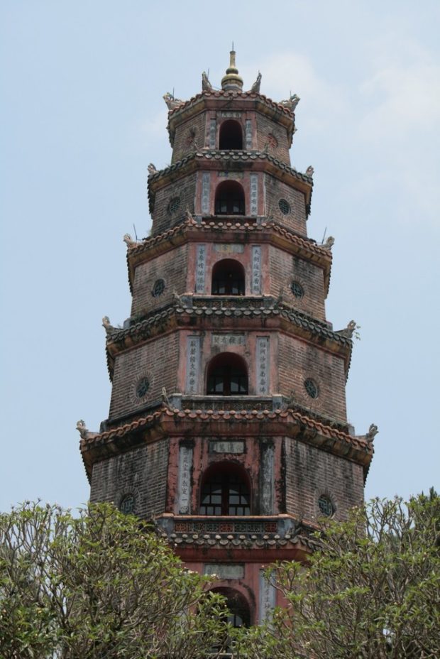 Интересные места Азии: пагода Тьен Му