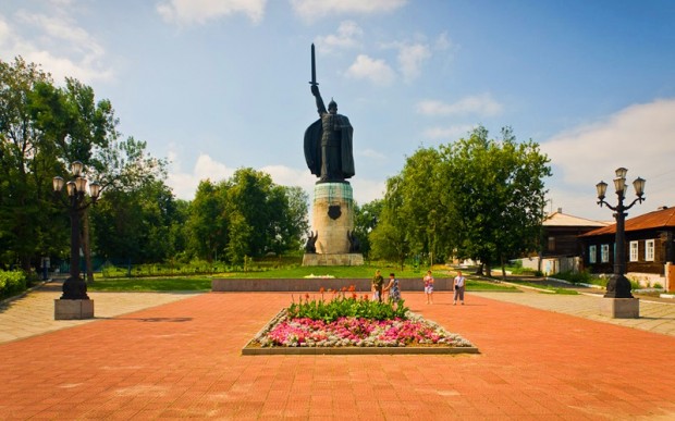 Памятник Илье Муромцу 
