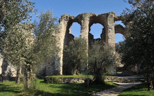 Древние города Италии: Гроты Катулло 