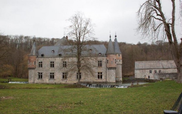Замок Спонтен в Бельгии