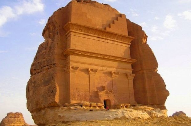 Интересные места Саудовской Аравии: замок в Мадаин-Салих