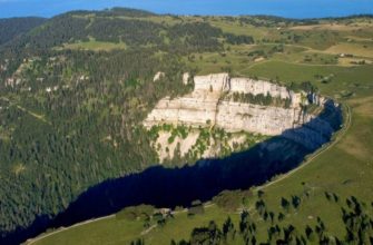 Необычные места Европы: Скалистая арена в Швейцарии Кре-дю-Ван