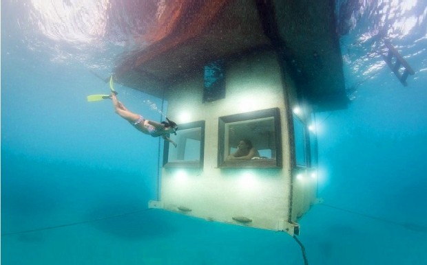 Необычный отель с подводным номером