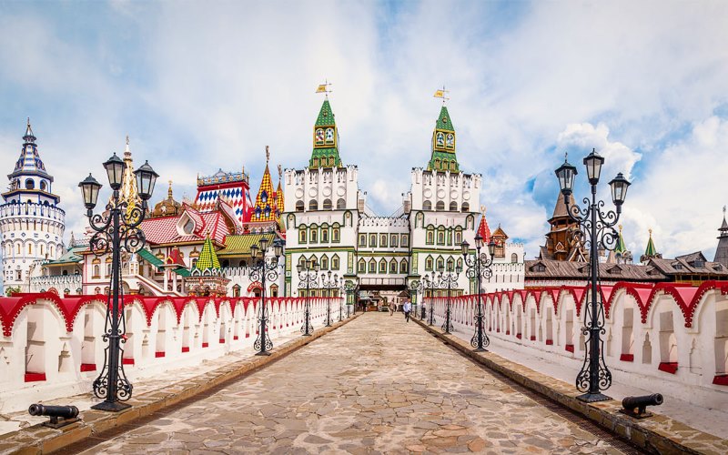 Посетить исторические места Москвы