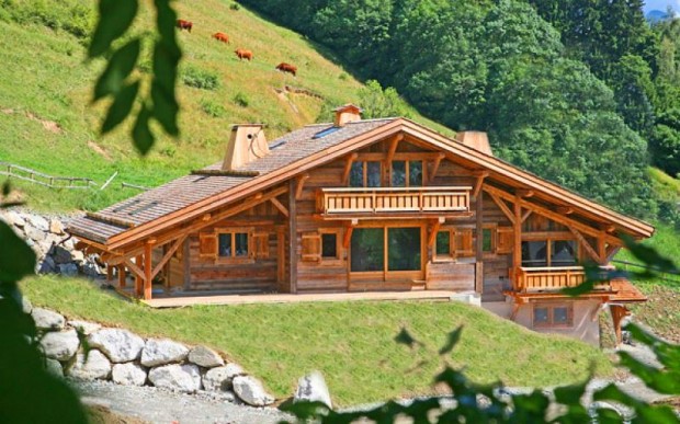 Почему во время путешествий для жилья лучше выбирать деревянные дома?