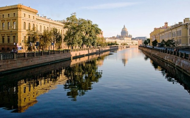 Санкт-Петербург, покачиваясь на волнах истории. Аренда теплохода