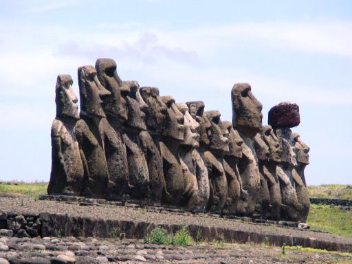 Статуи острова Пасхи... Ничего не напоминает