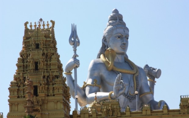 Статуя Шивы в Карнатаки
